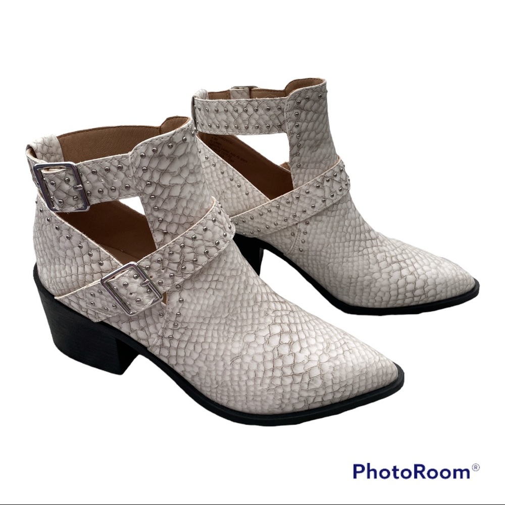 Steve Madden Andy Ankle Boot sz 9.5 White Embossed Crocodile Faux Leather